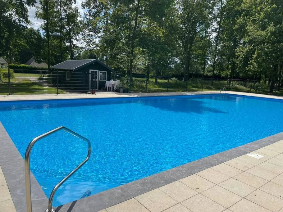 Vrijstaande Recreatiebungalow Met Slaapvide Posterholt Dış mekan fotoğraf